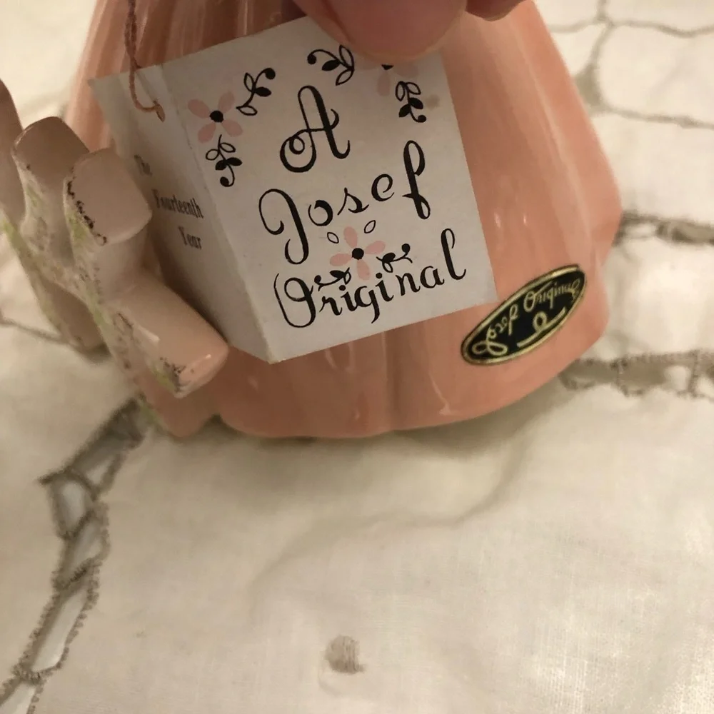 vtg Hallmark Josef original 14 figurine with hanging tag